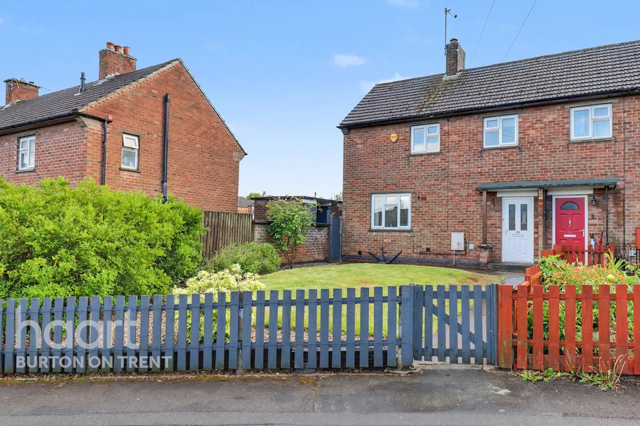 3 bed house for sale, Lincoln Way, Swadlincote, DE11