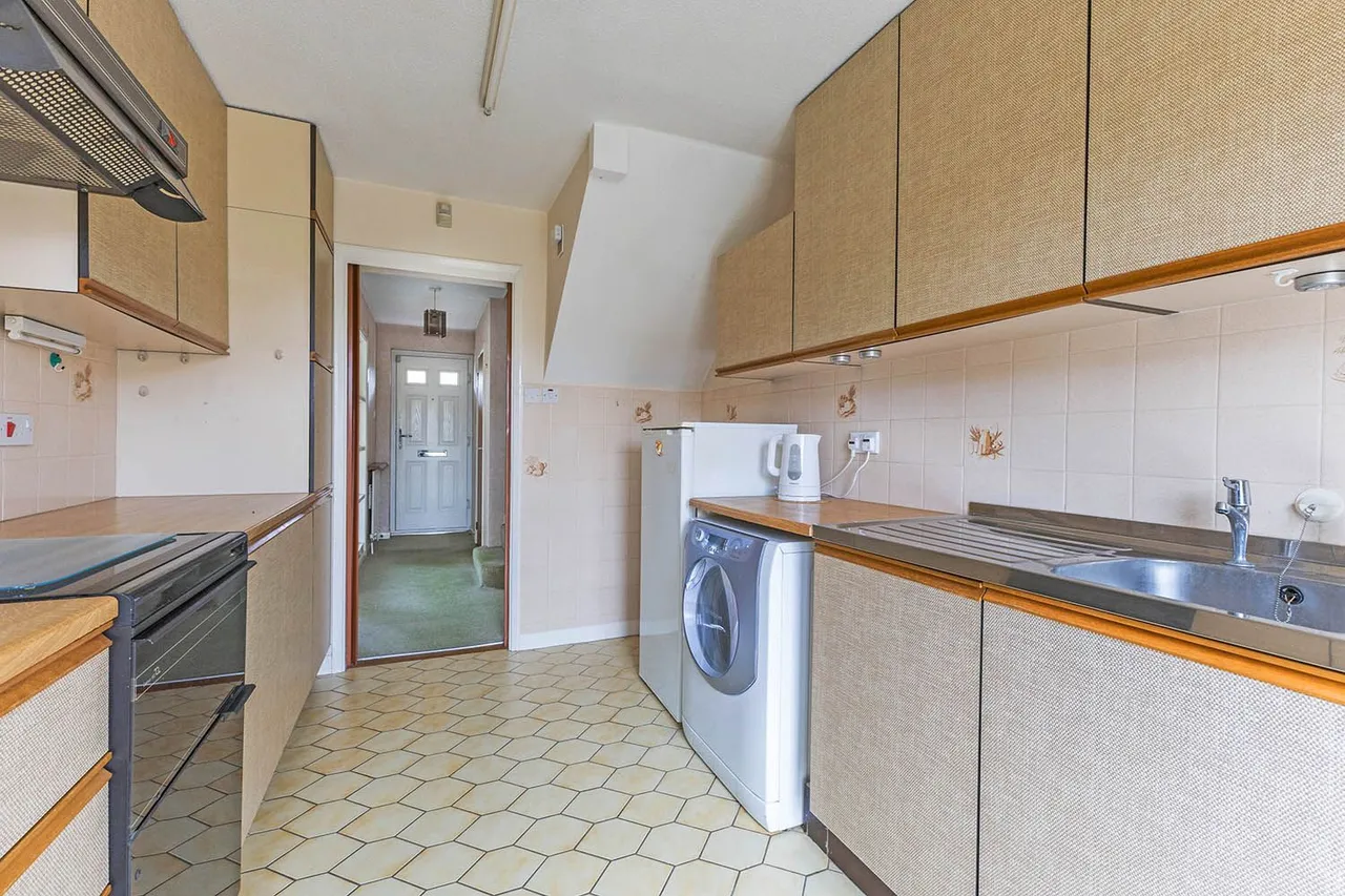 Lyneham Gardens, Cranbrook Drive, Maidenhead, Berkshire, photo 6