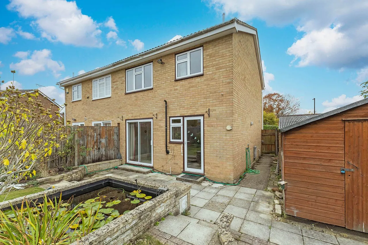 Lyneham Gardens, Cranbrook Drive, Maidenhead, Berkshire, photo 14