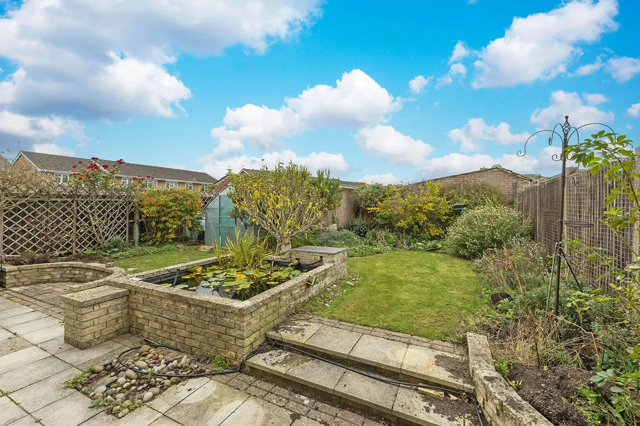 Lyneham Gardens, Cranbrook Drive, Maidenhead, Berkshire, photo 12