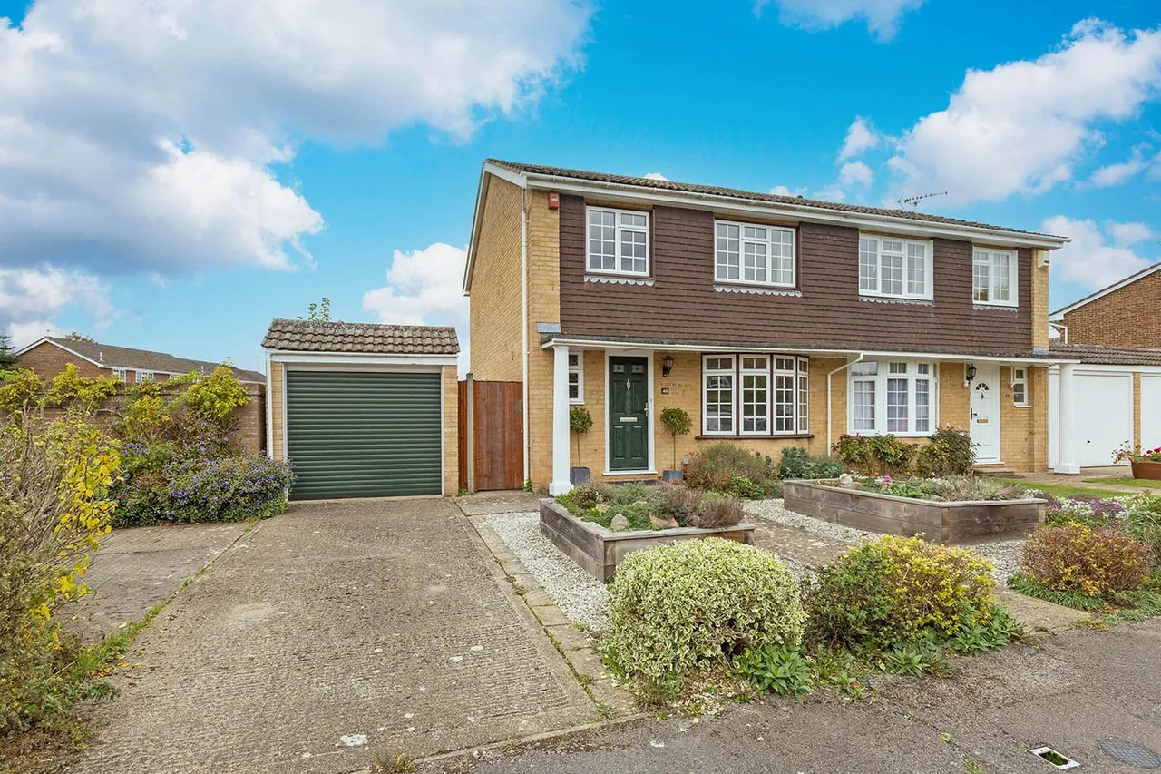 Lyneham Gardens, Cranbrook Drive, Maidenhead, Berkshire, photo 15