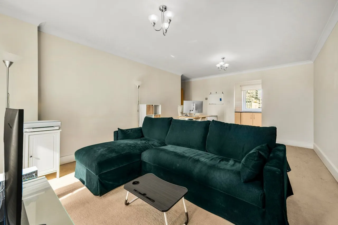 Boardwalk Place, London, E14, photo 3