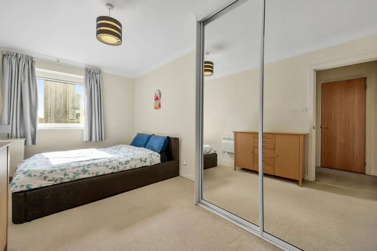 Boardwalk Place, London, E14, photo 8