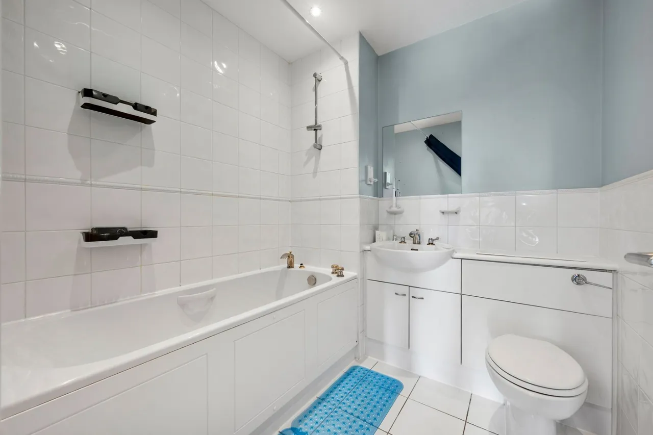 Boardwalk Place, London, E14, photo 10