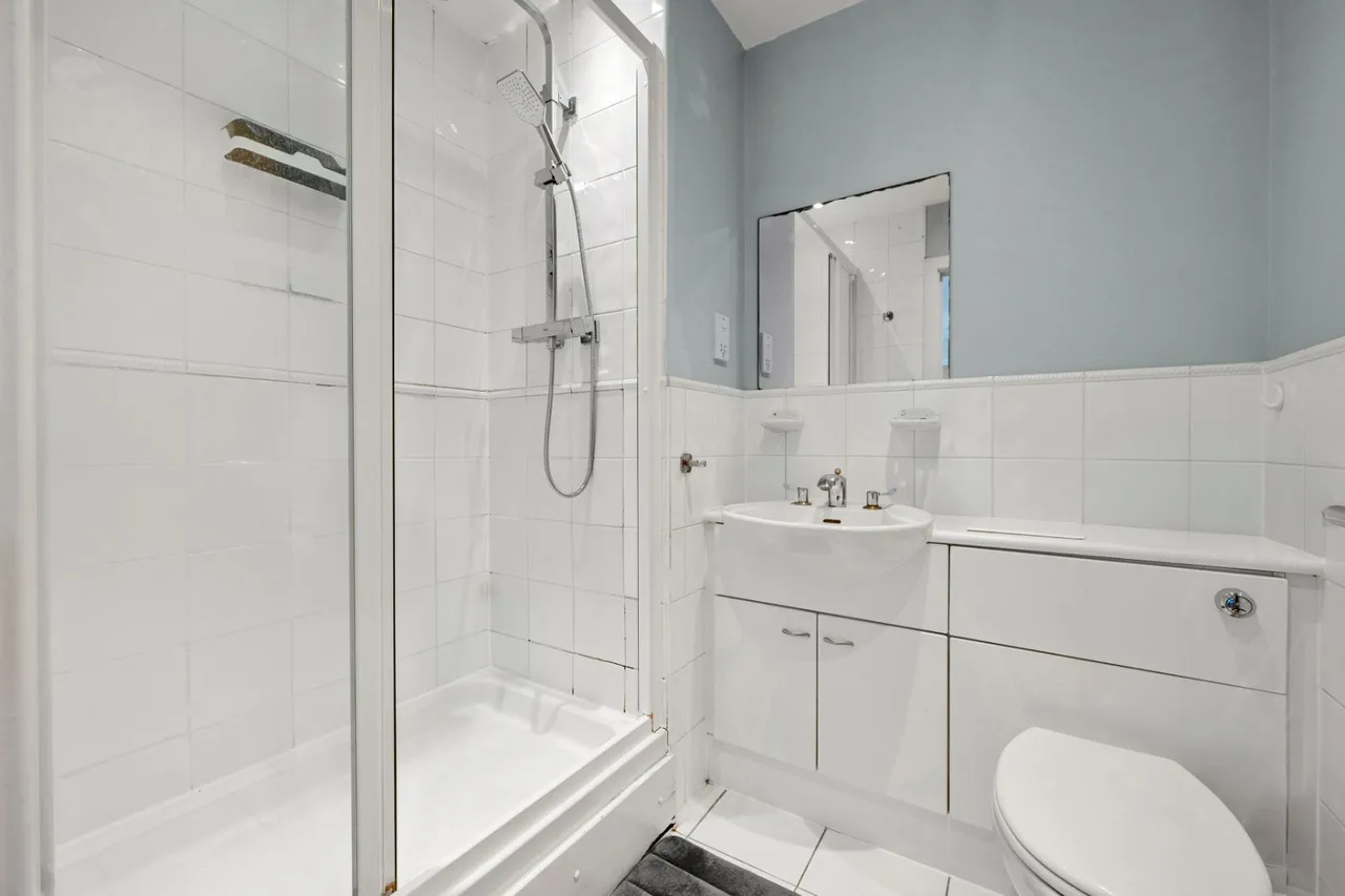 Boardwalk Place, London, E14, photo 11
