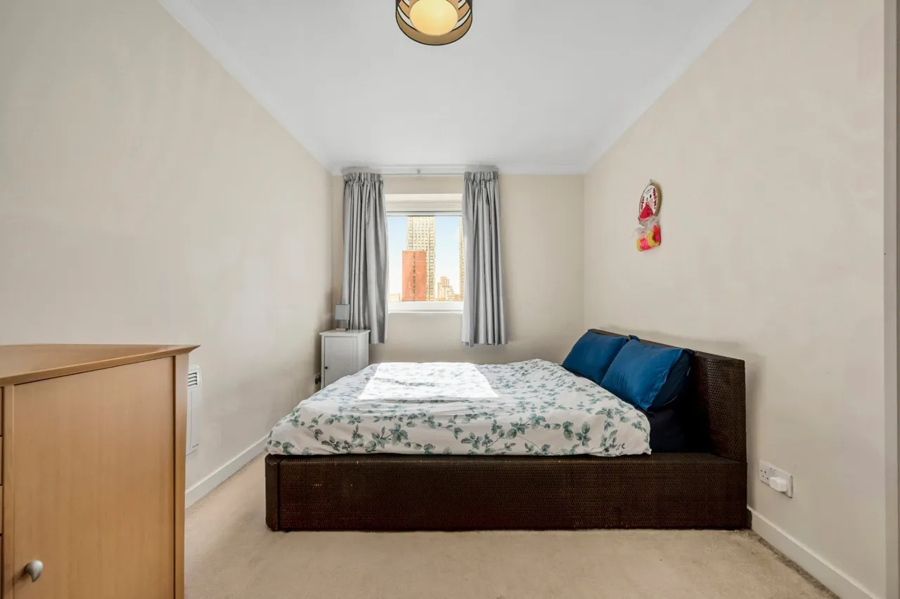 Boardwalk Place, London, E14, photo 9