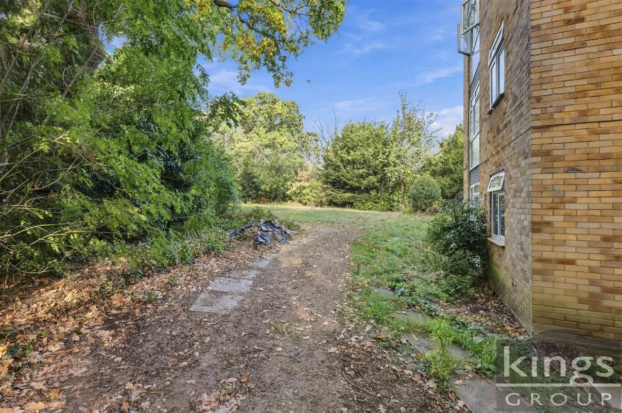 Bycullah Road, photo 2