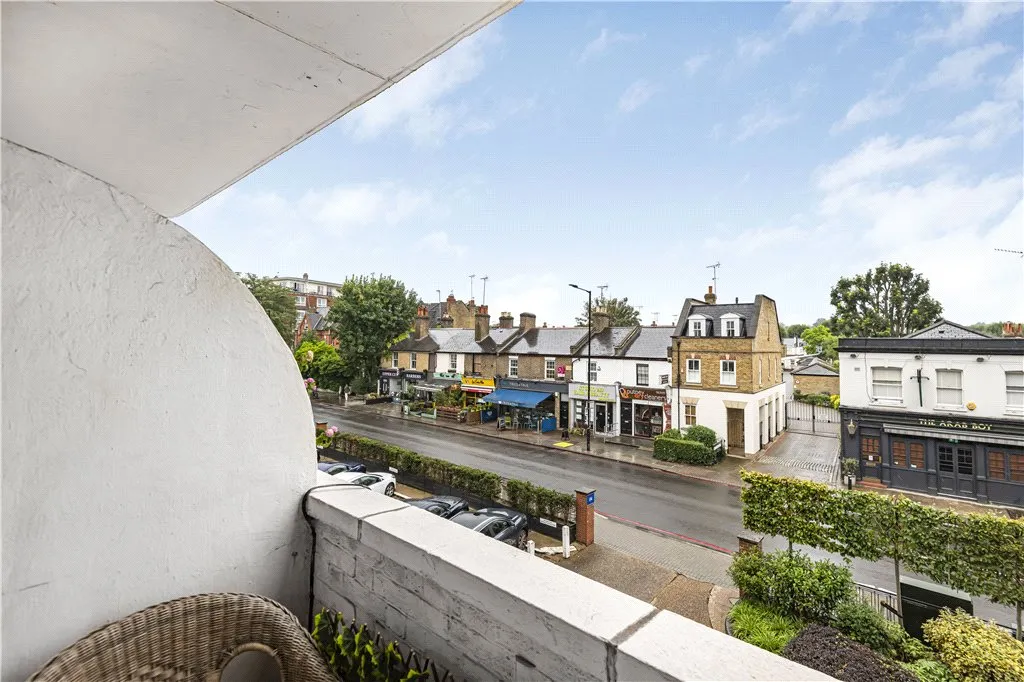Upper Richmond Road, London, SW15, photo 6