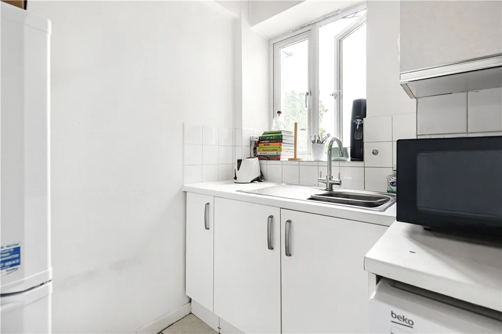 Upper Richmond Road, London, SW15, photo 8