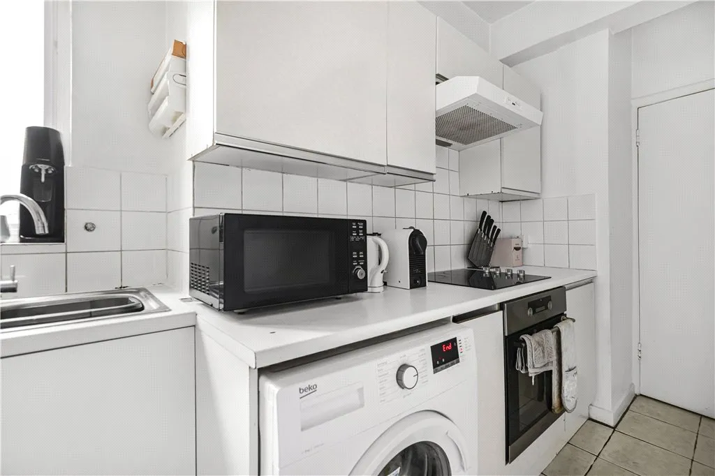 Upper Richmond Road, London, SW15, photo 9