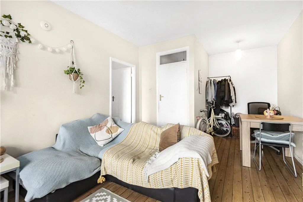 Upper Richmond Road, London, SW15, photo 7