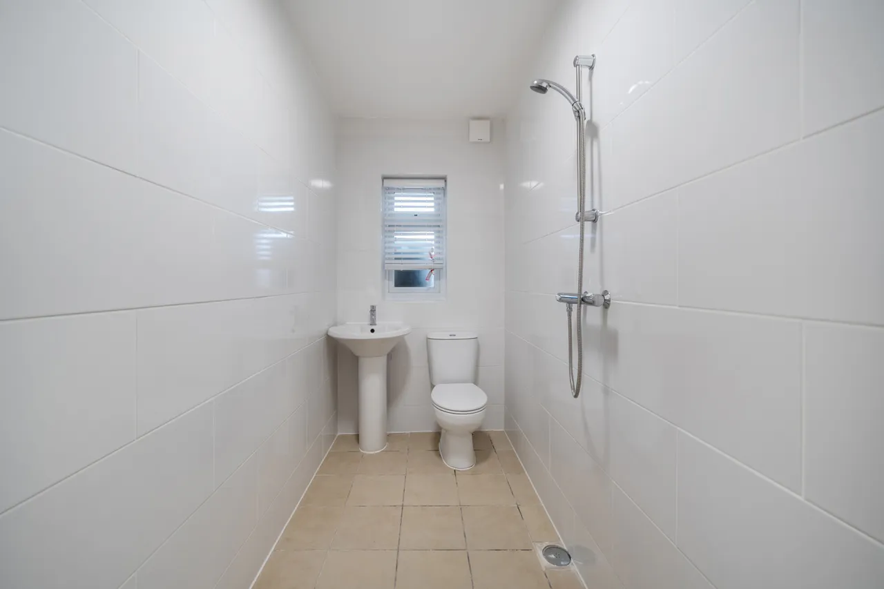 Willow Crescent East, Denham, UB9, photo 20