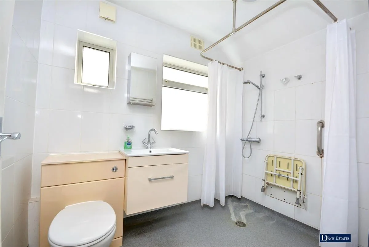 Grosvenor Drive, Hornchurch, RM11, photo 10
