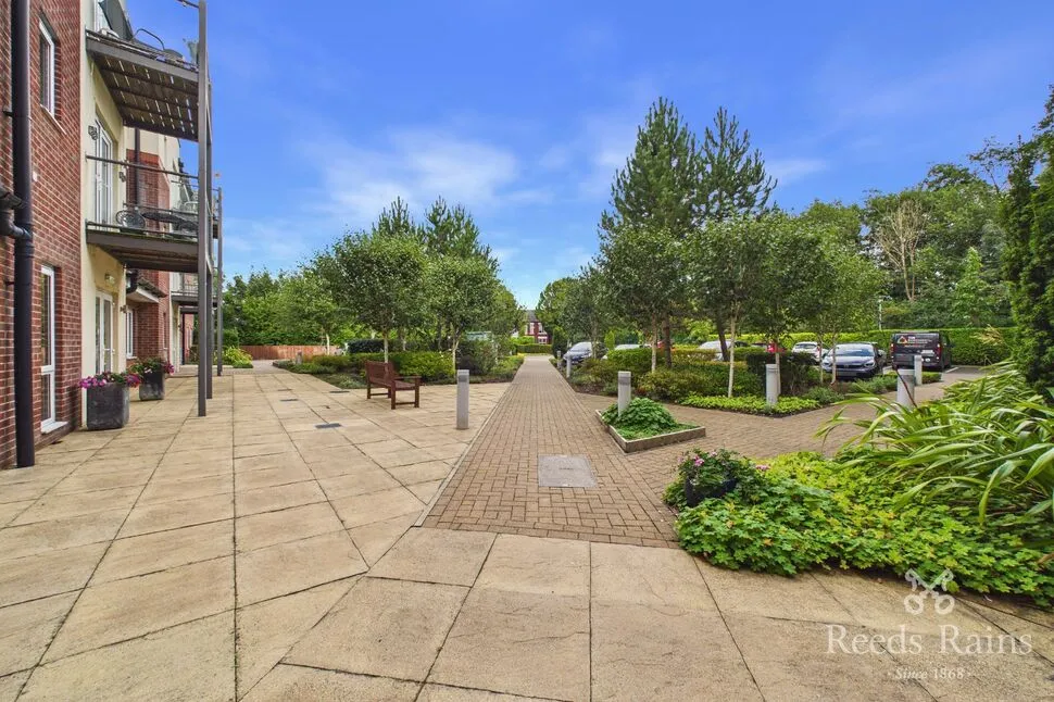 2 bed flat for sale — Nelstrop Road, Stockport, Greater Manchester, SK4