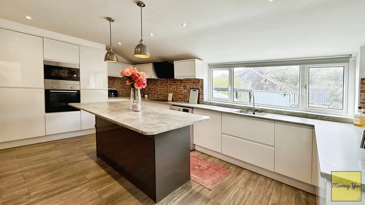 Lone Road, Clydach, Swansea, SA6, photo 2