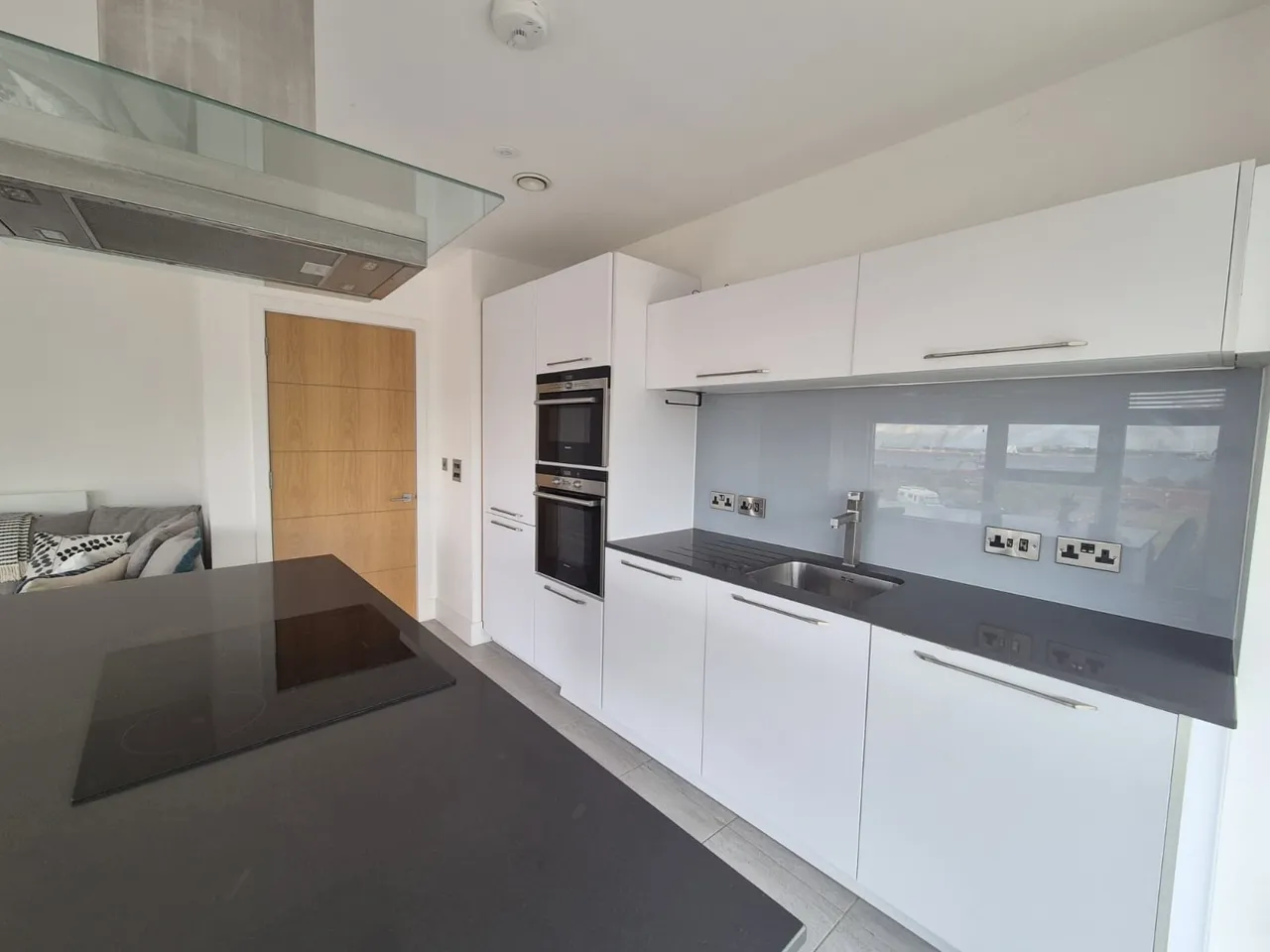 Empire Way, Cardiff Pointe, photo 6