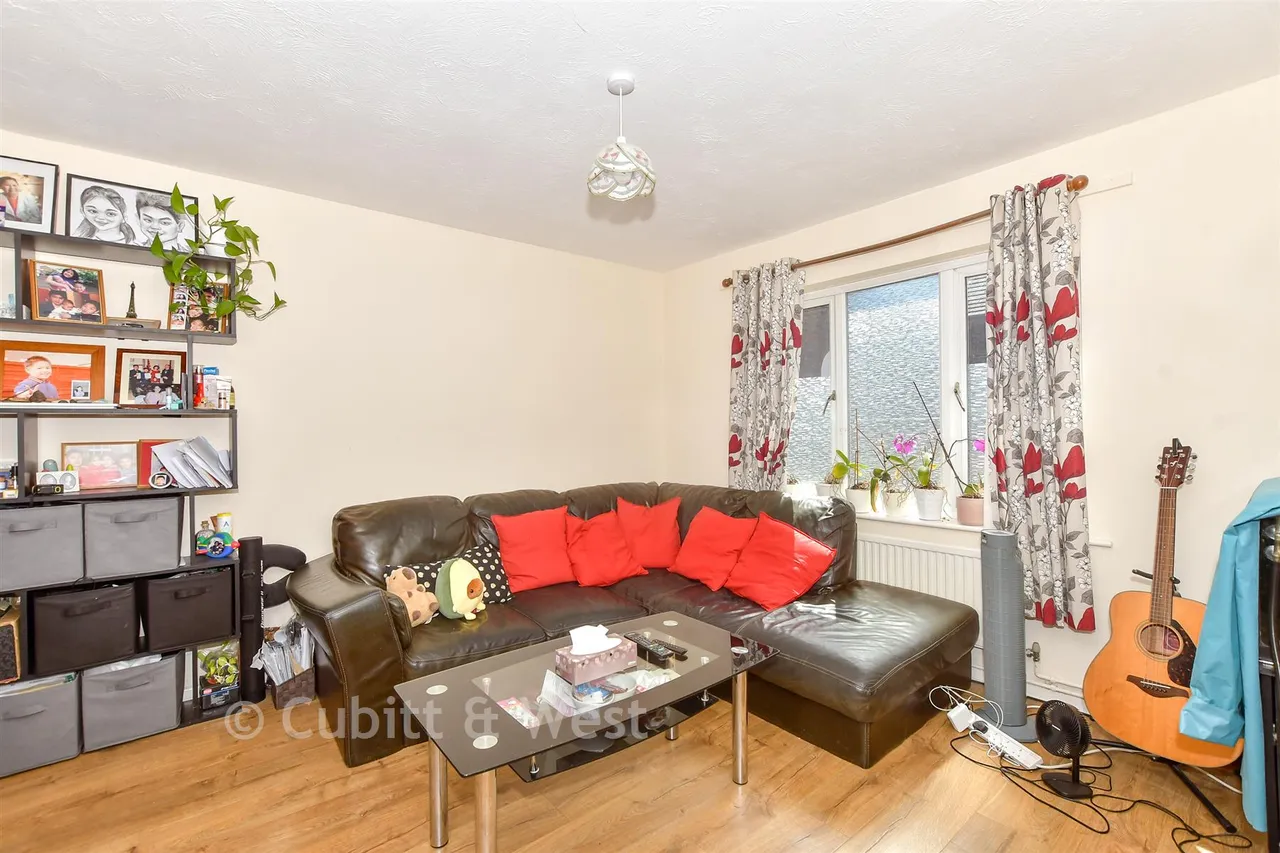 Osborne Crescent, Chichester, PO19, photo 5