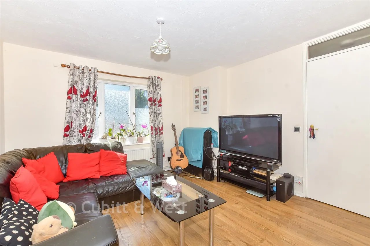 Osborne Crescent, Chichester, PO19, photo 4