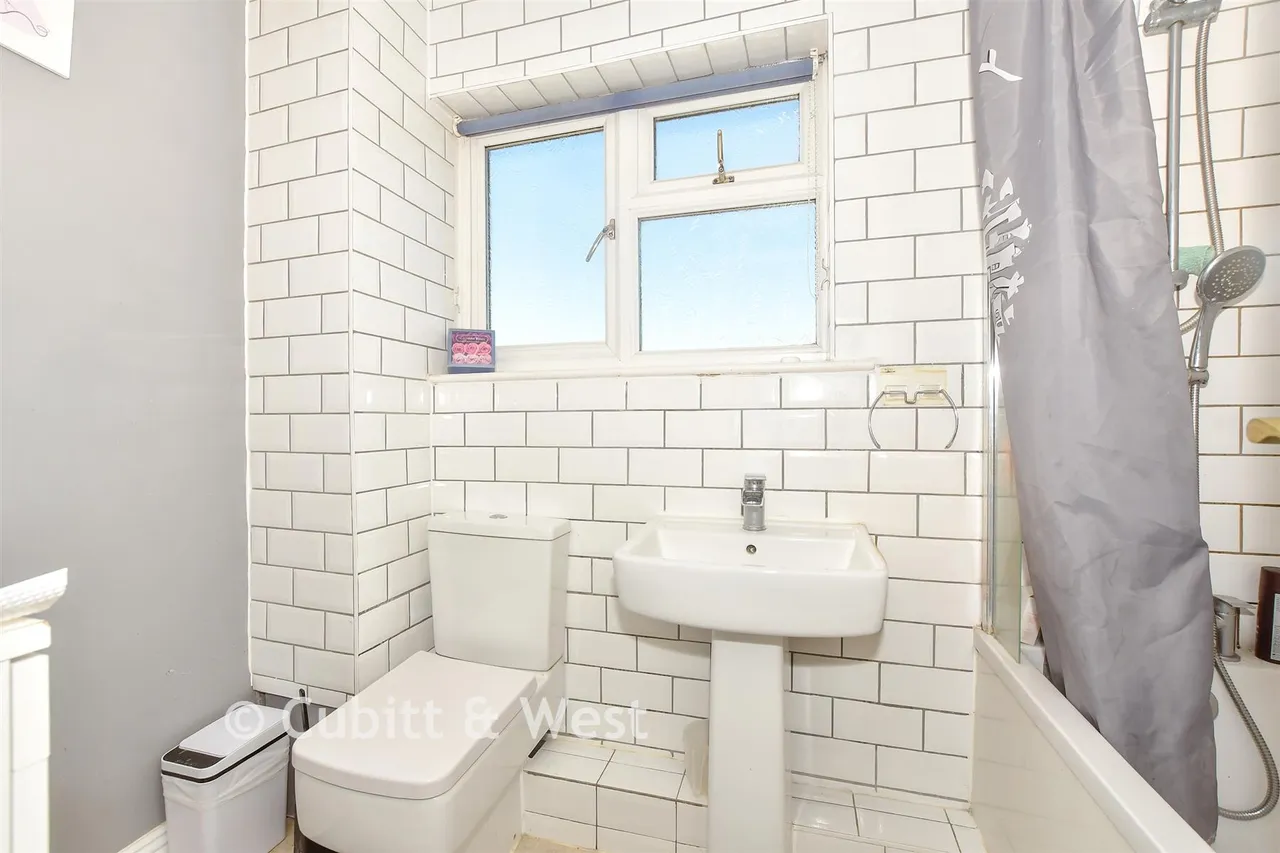 Osborne Crescent, Chichester, PO19, photo 8