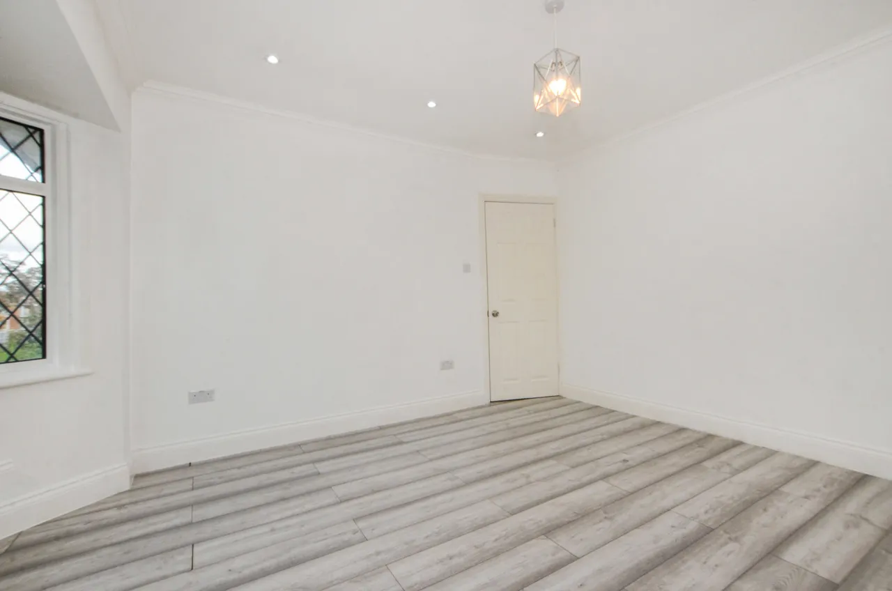 Whitchurch Lane, Edgware Fees Apply, HA8, photo 16