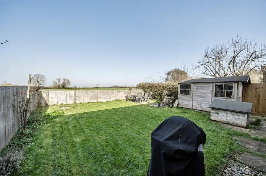 Raven Crescent, Westcott, HP18, photo 14