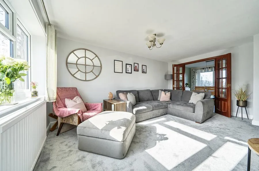 Raven Crescent, Westcott, HP18, photo 4