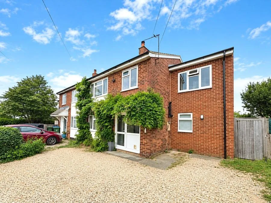 4 bed house for sale, Raven Crescent, Westcott, HP18