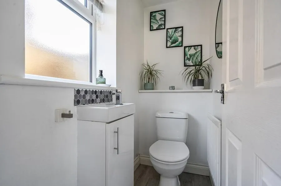 Raven Crescent, Westcott, HP18, photo 13