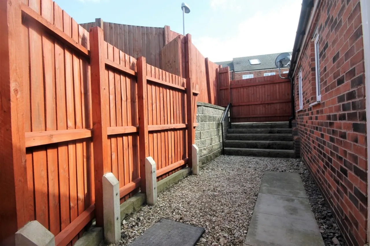 Two Yard Lane, Nuneaton, photo 9