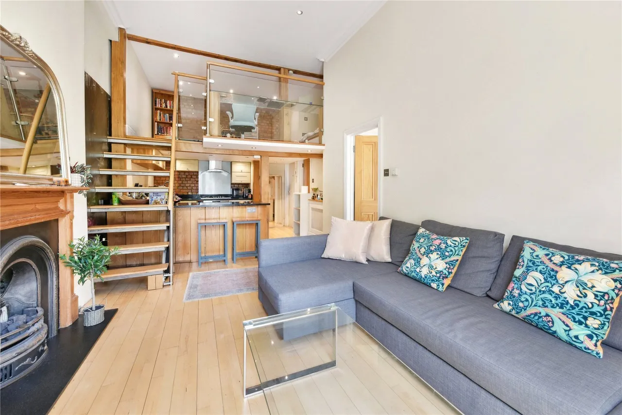 2 bed flat to rent, Eccleston Square, London, SW1V