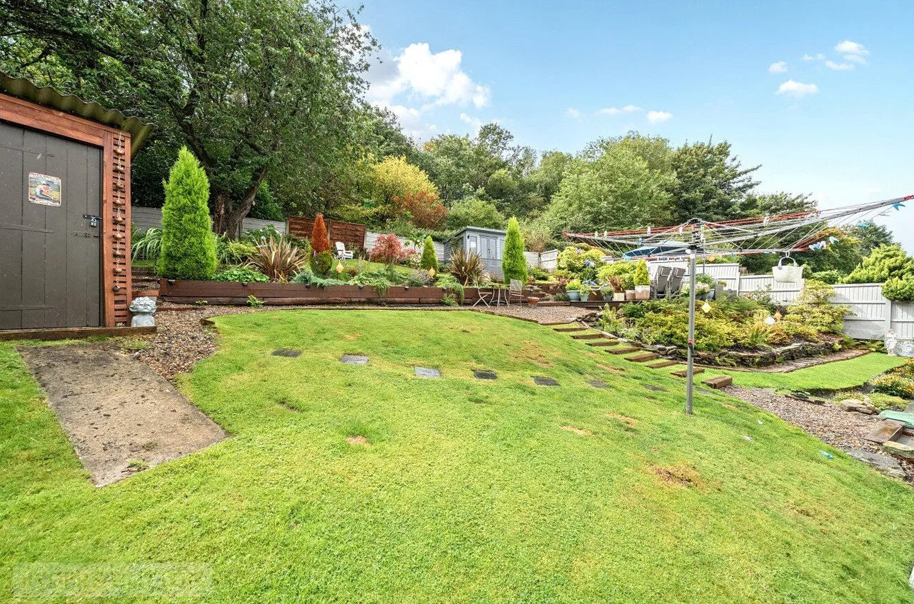 Valley New Road, Royton, OL2, photo 4