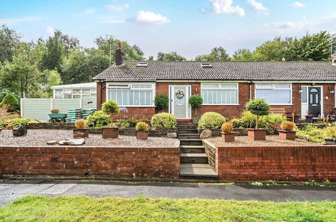 Valley New Road, Royton, OL2, photo 2