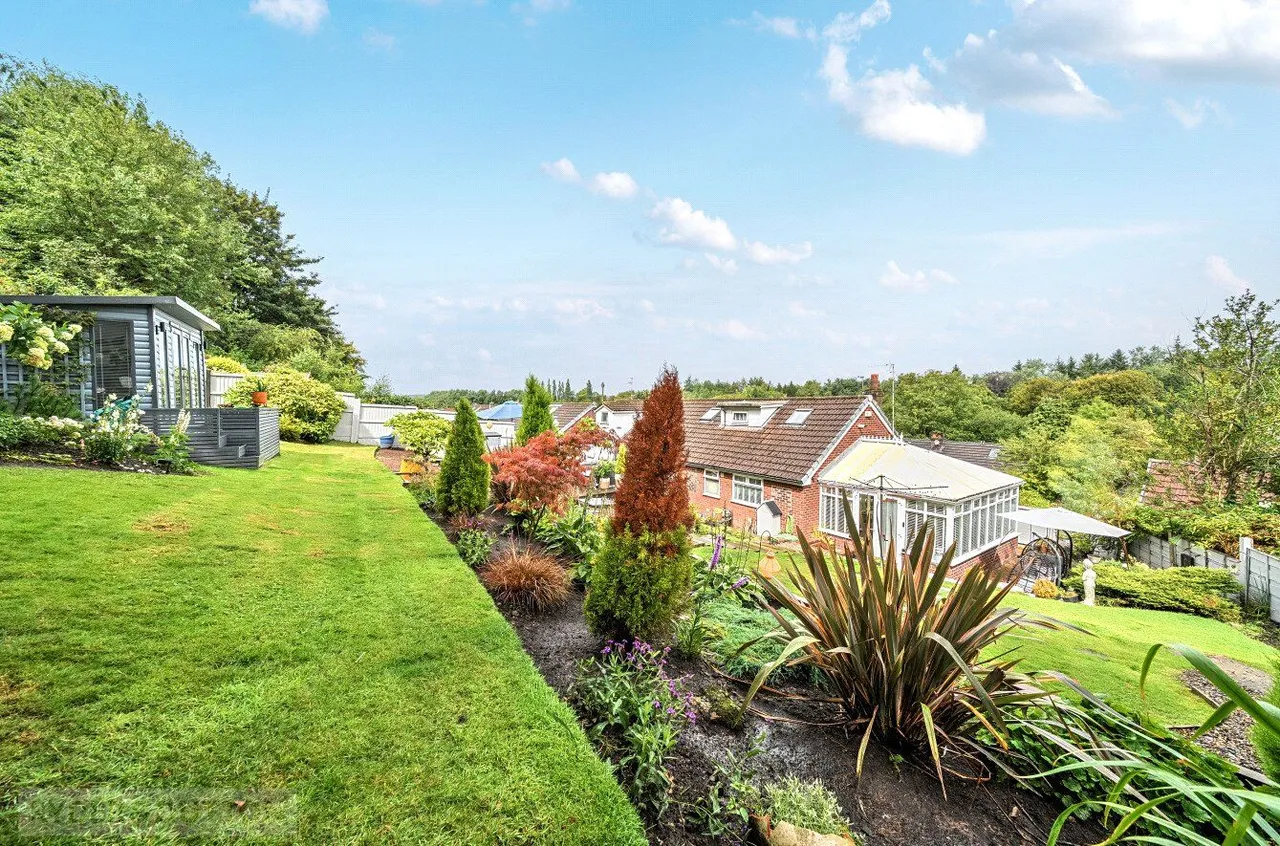 Valley New Road, Royton, OL2, photo 14