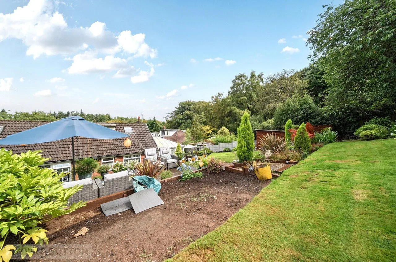 Valley New Road, Royton, OL2, photo 17