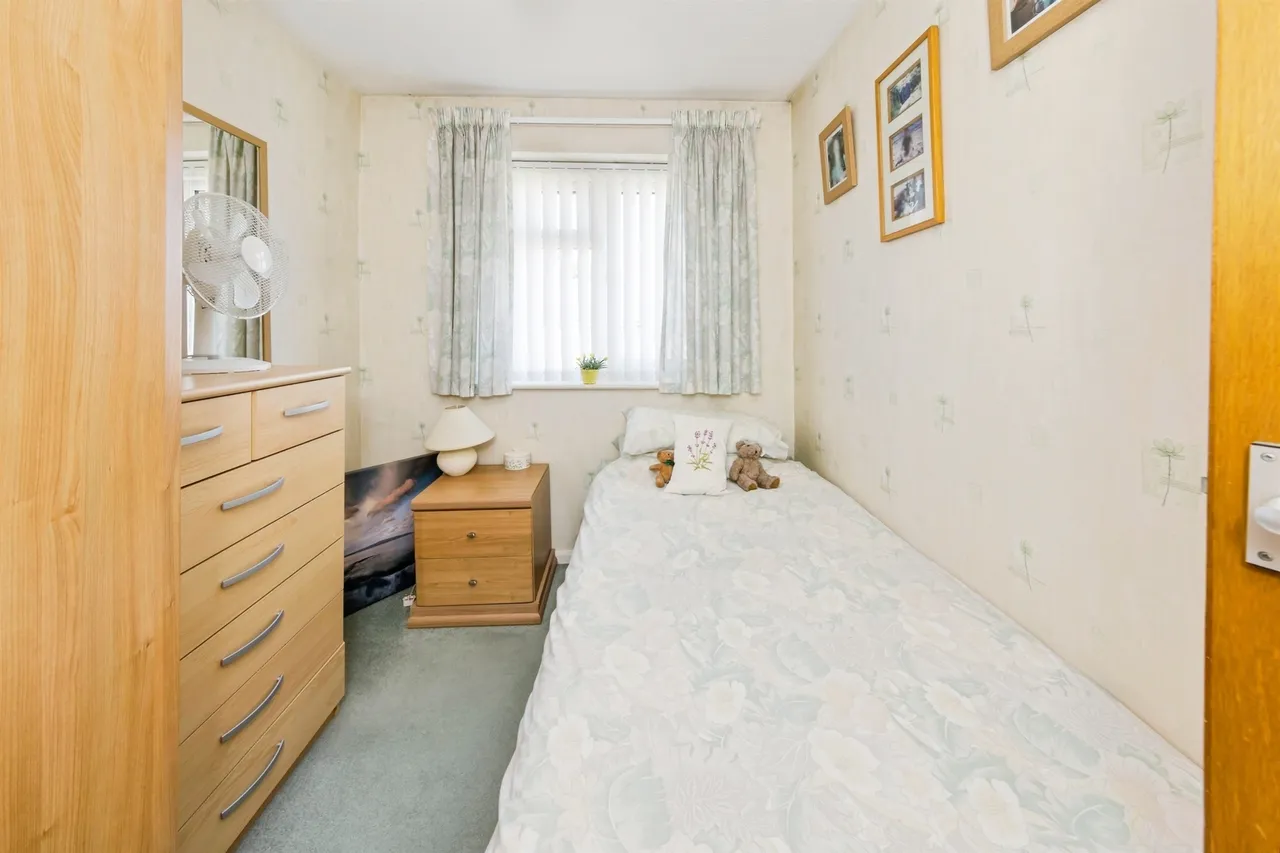 Heathfield, Crawley, RH10, photo 5