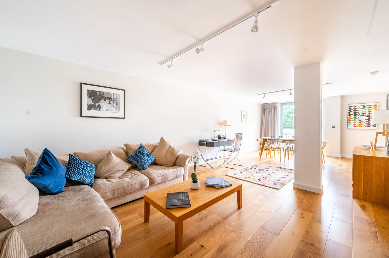 3 bed flat for sale — 17 Connexion Building, 326 Battersea Park Road, London
