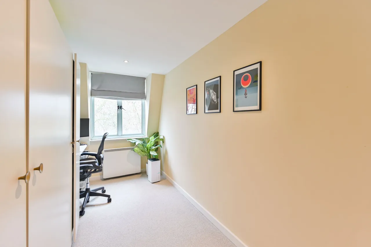 17 Connexion Building, 326 Battersea Park Road, London, photo 6