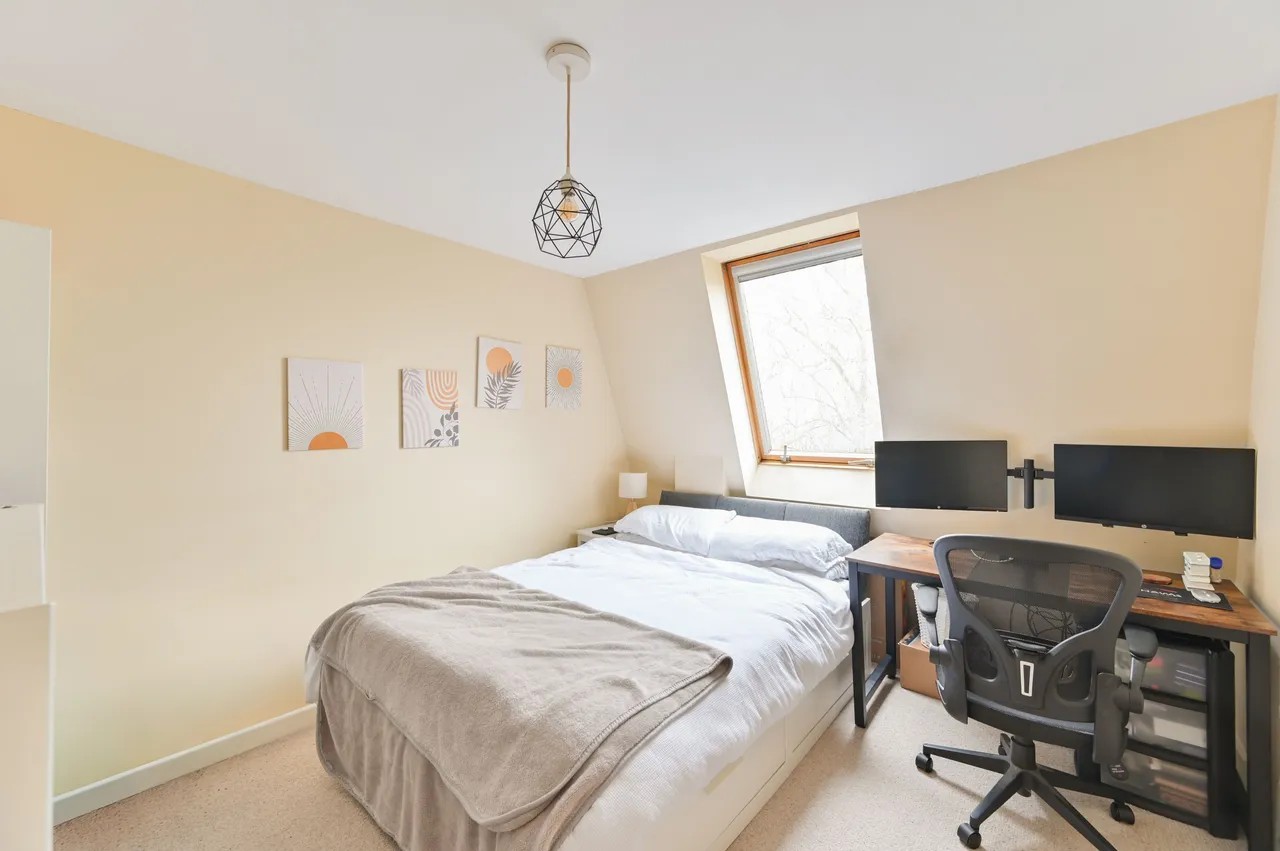 17 Connexion Building, 326 Battersea Park Road, London, photo 5