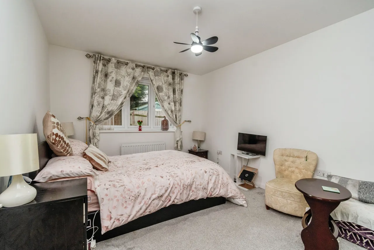 Oak Tree Drive, Wolverhampton, WV11, photo 11