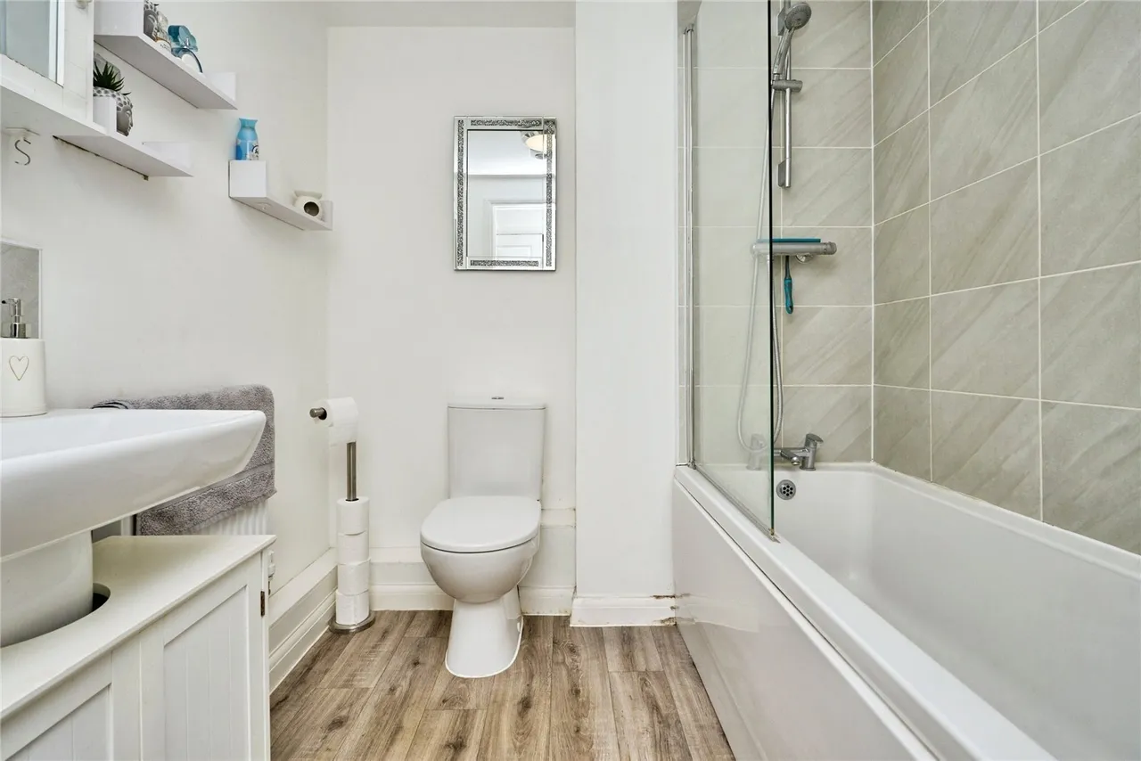 Chinchen Close, East Cowes, PO32, photo 6