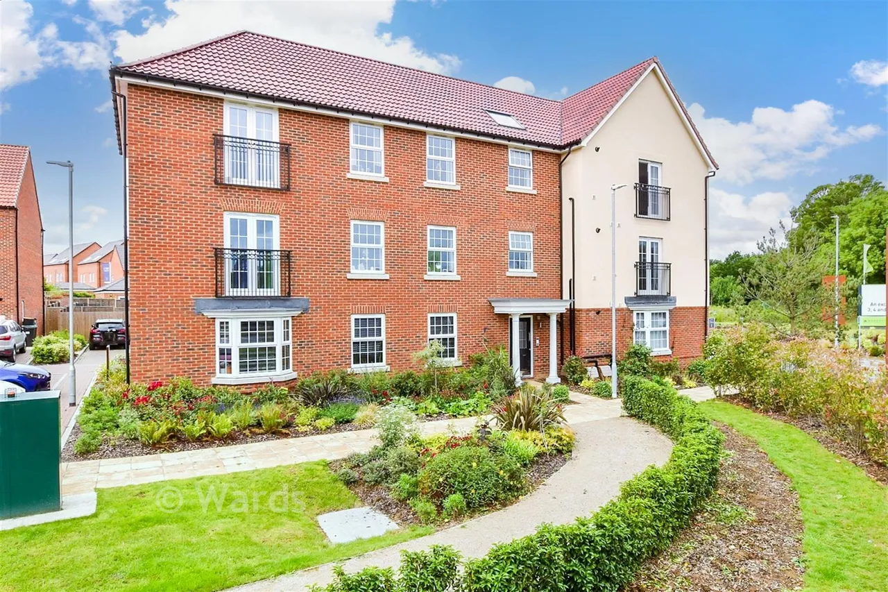 2 bed flat for sale, Beatrix Drive, Aylesford, ME20