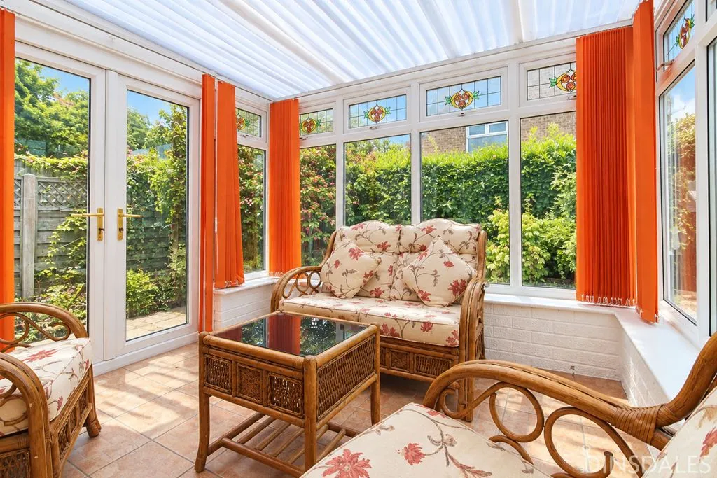 Glenrose Drive, Bradford BD7 2QQ, photo 7
