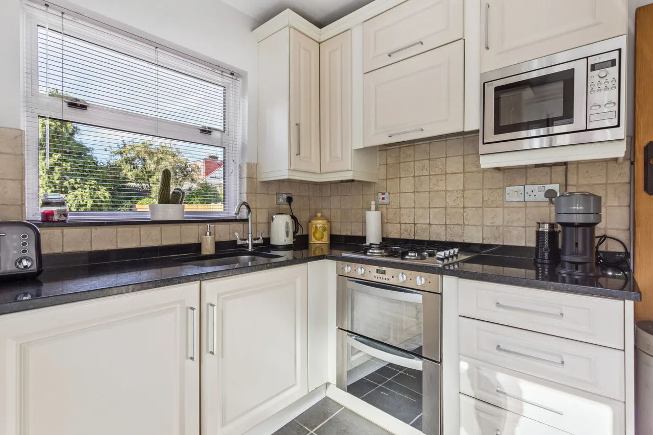 Tudor Avenue, Watford, WD24, photo 9
