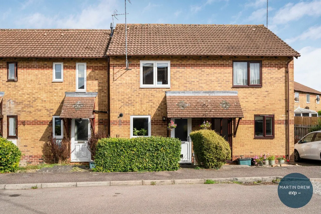 2 bed house for sale, Johnson Avenue, Brackley, NN13