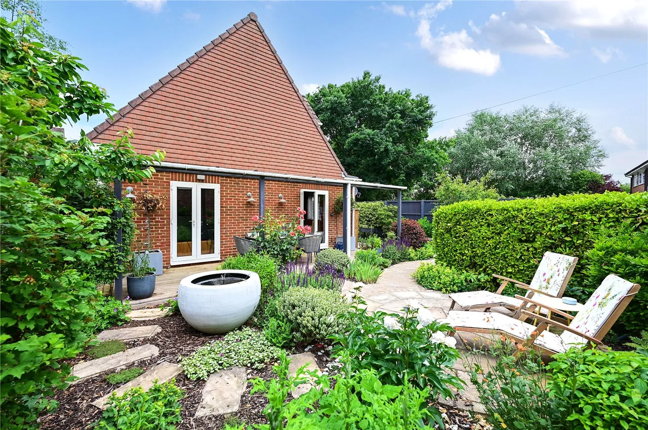 Old Chapel Lane, Ash, Guildford, Surrey, GU12 6LQ, photo 9