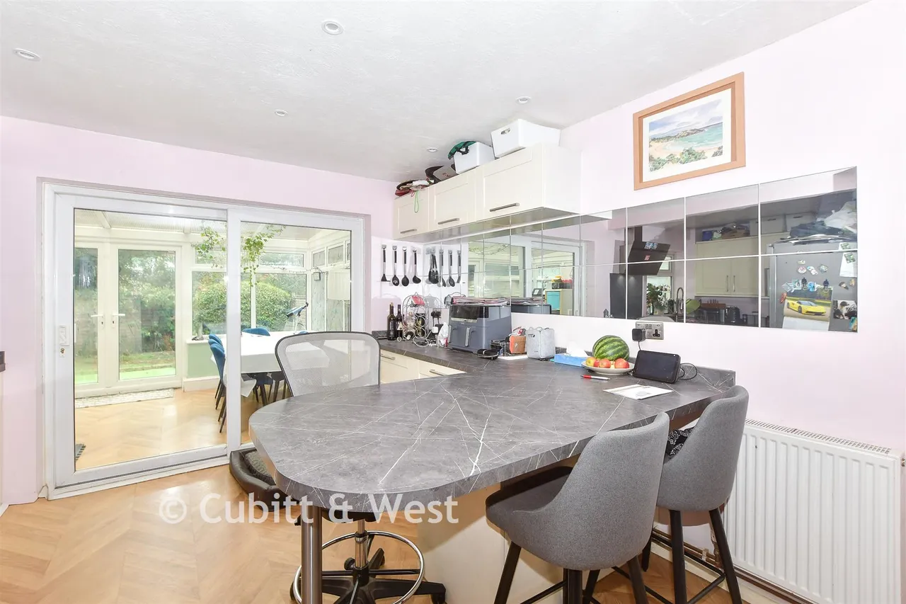 Woods Hill Close, Ashurst Wood, RH19, photo 3
