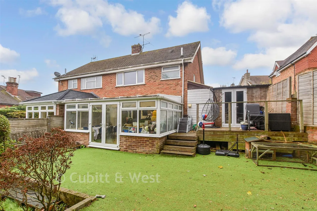 Woods Hill Close, Ashurst Wood, RH19, photo 9