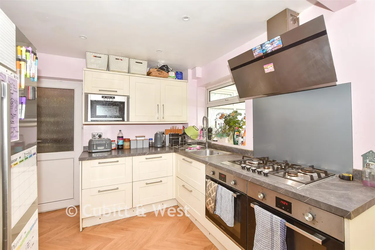 Woods Hill Close, Ashurst Wood, RH19, photo 4