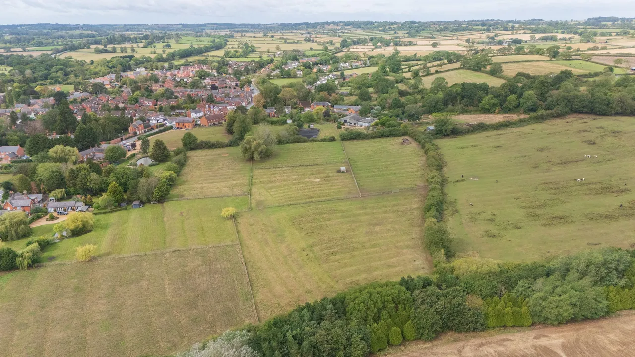 The Green, Lubenham, LE16, photo 31