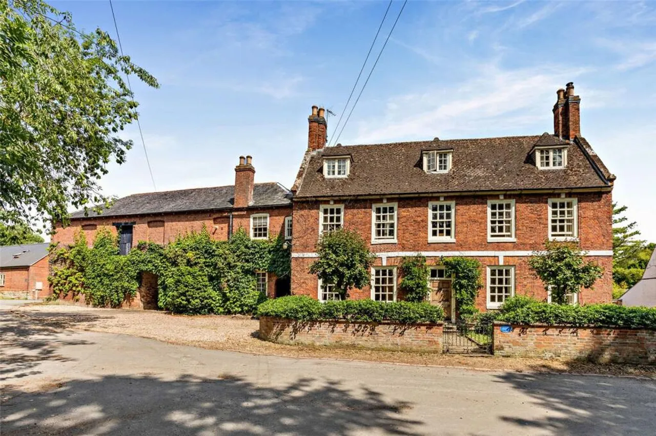 6 bed house for sale — The Green, Lubenham, LE16